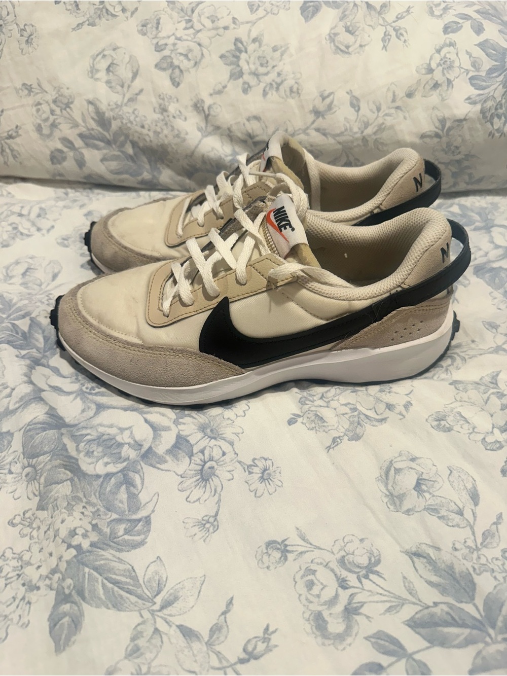 Nike Women’s Waffle Debut size 7.5
